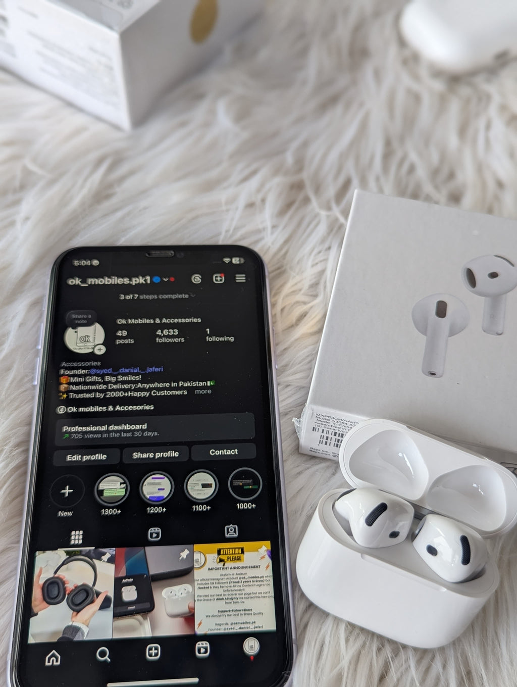 AirPods 4 Titanium