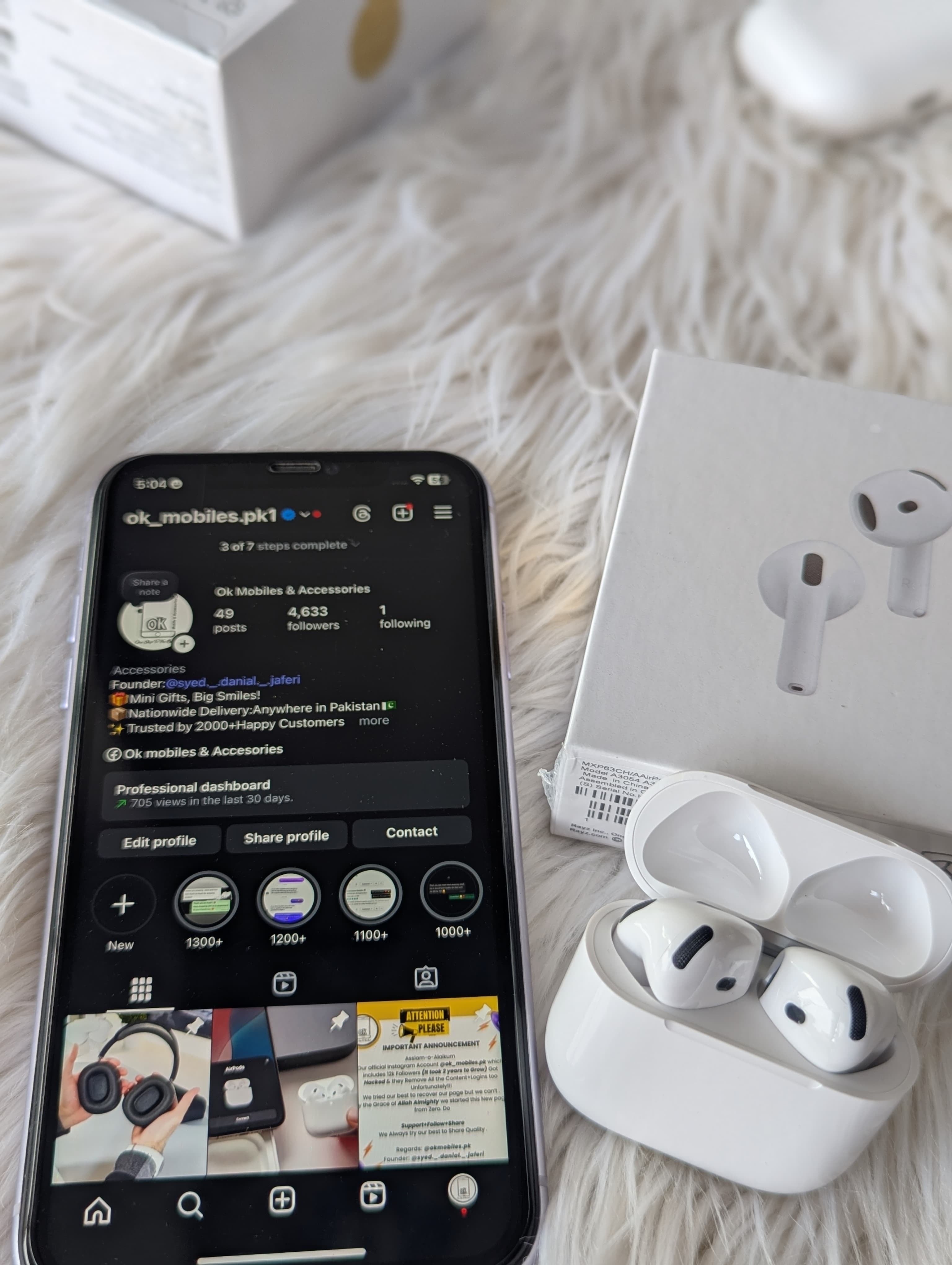 AirPods 4 Titanium