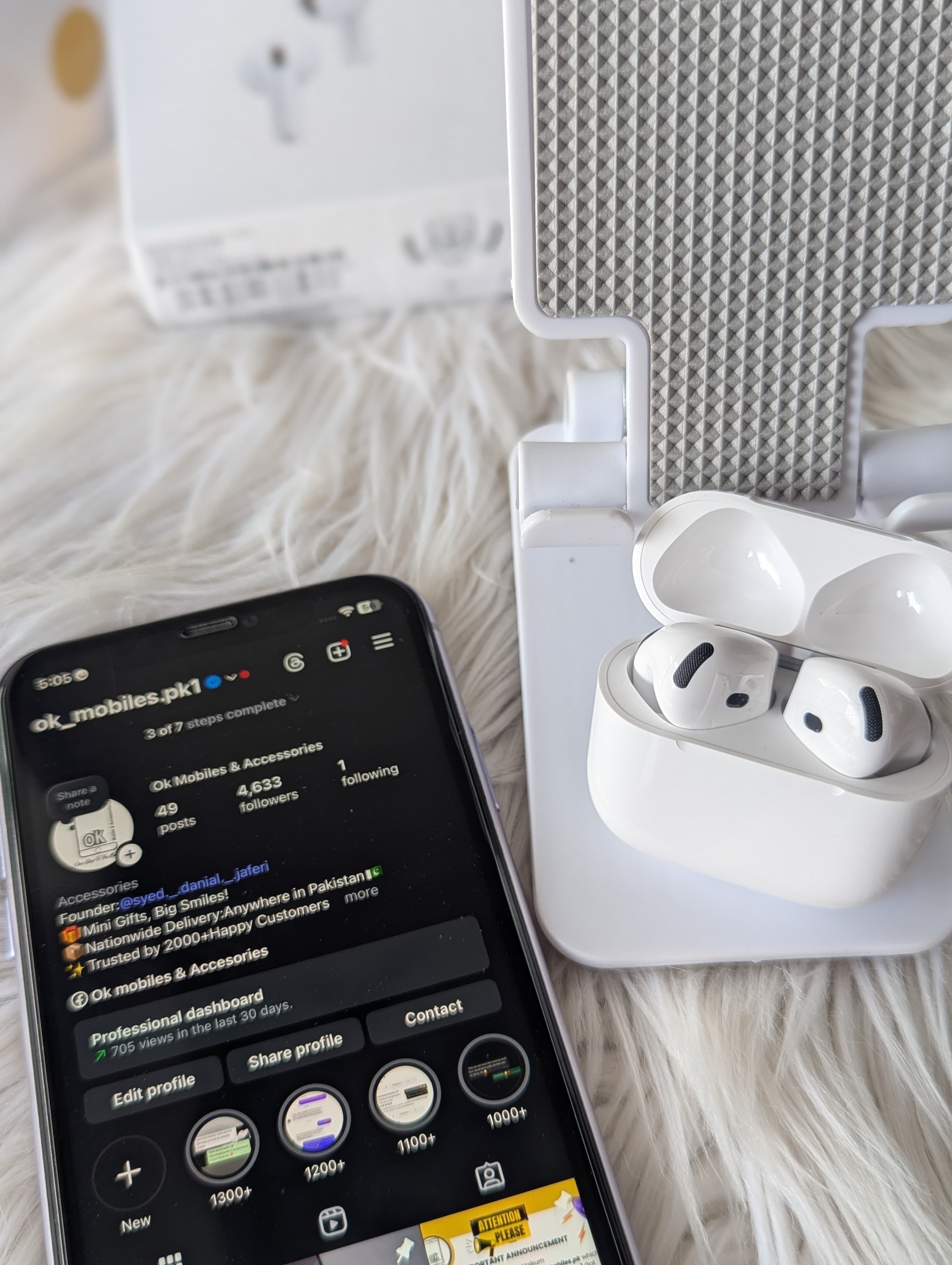 AirPods 4 Titanium