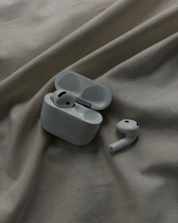 AirPods 4 Titanium